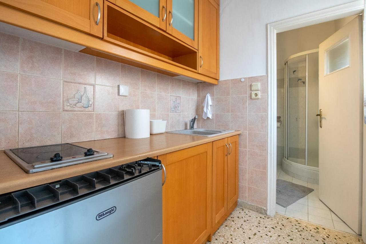 Penthouse Under Acropolis Hill Appartement Athene Buitenkant foto